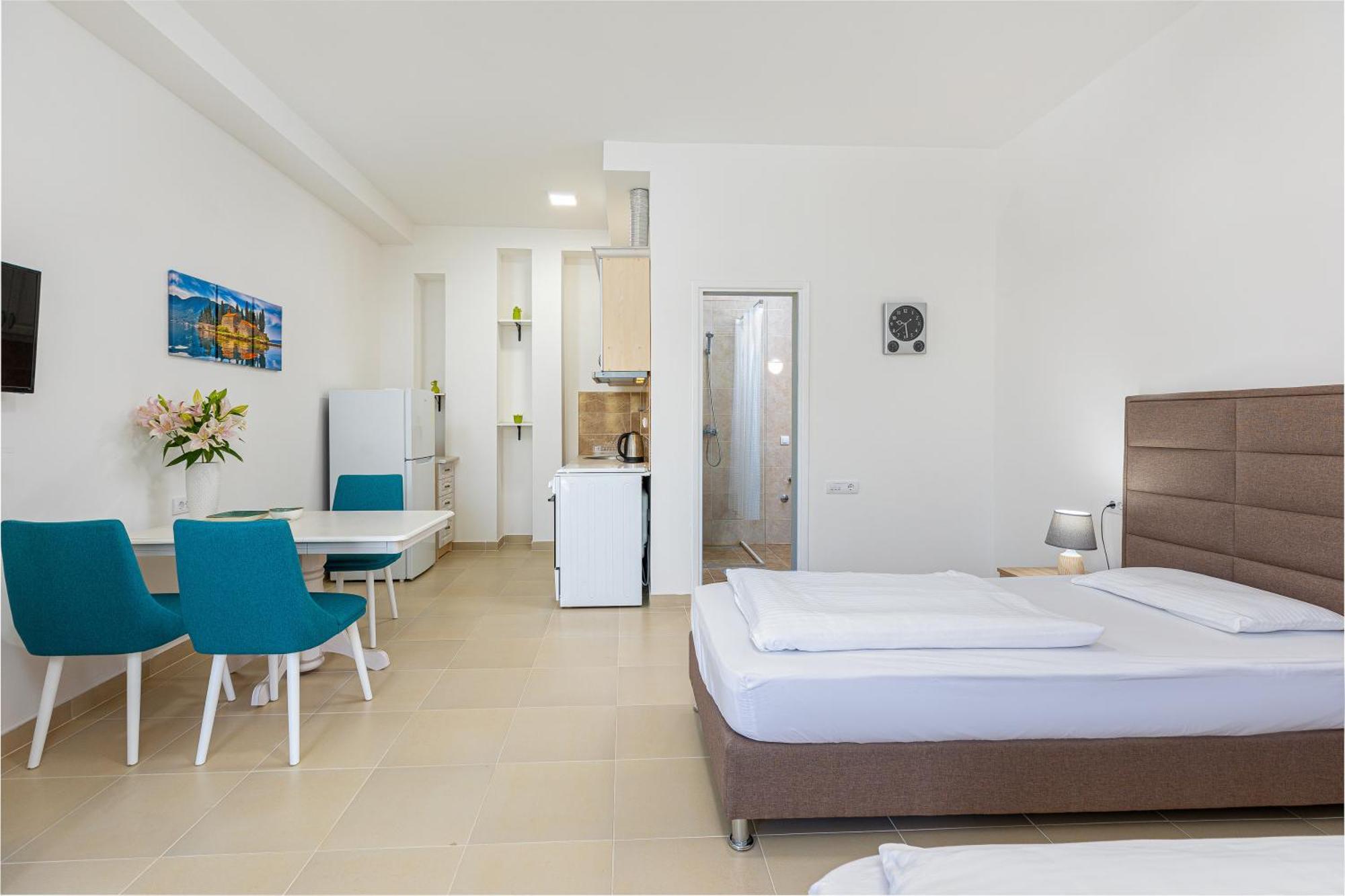 Apartments Lustica Radovici Bilik gambar