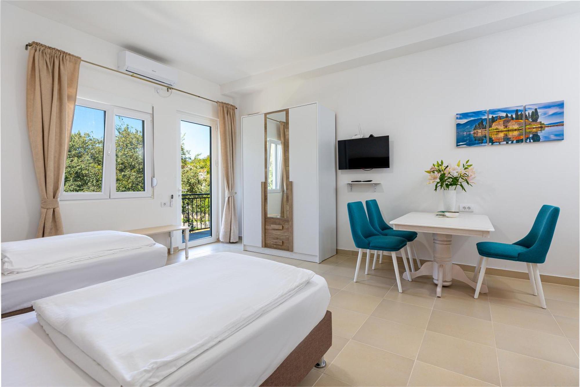 Apartments Lustica Radovici Bilik gambar